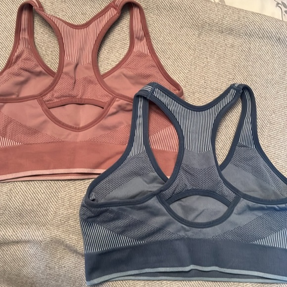 2-pack Puma Sports Bras. Size L. Pink and Blue. - Picture 3 of 5